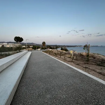 Serenity Corner Apartment *