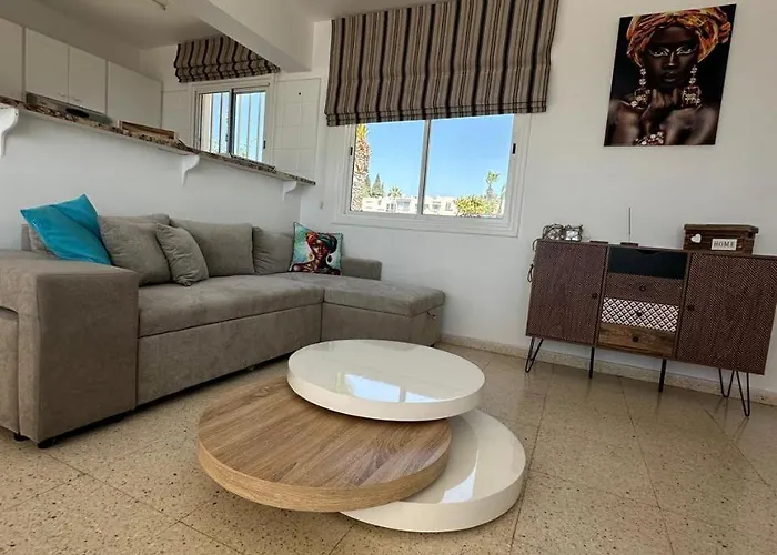 Serenity Corner بافوس