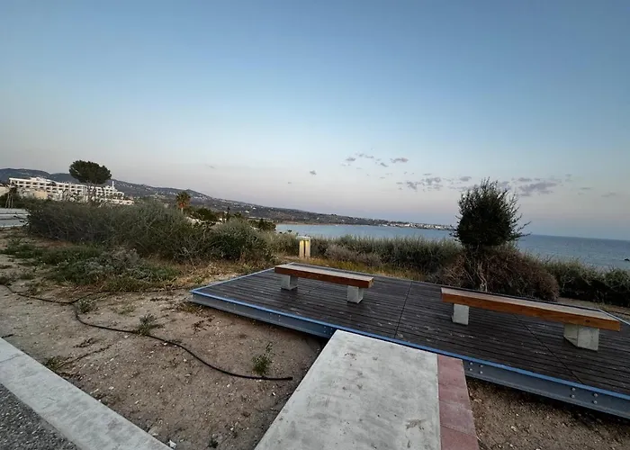 Serenity Corner アパート